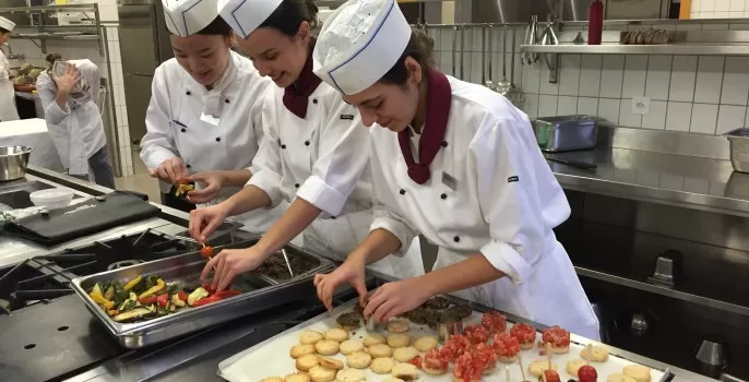 Личный опыт студентки Les Roches: практика в кампусе