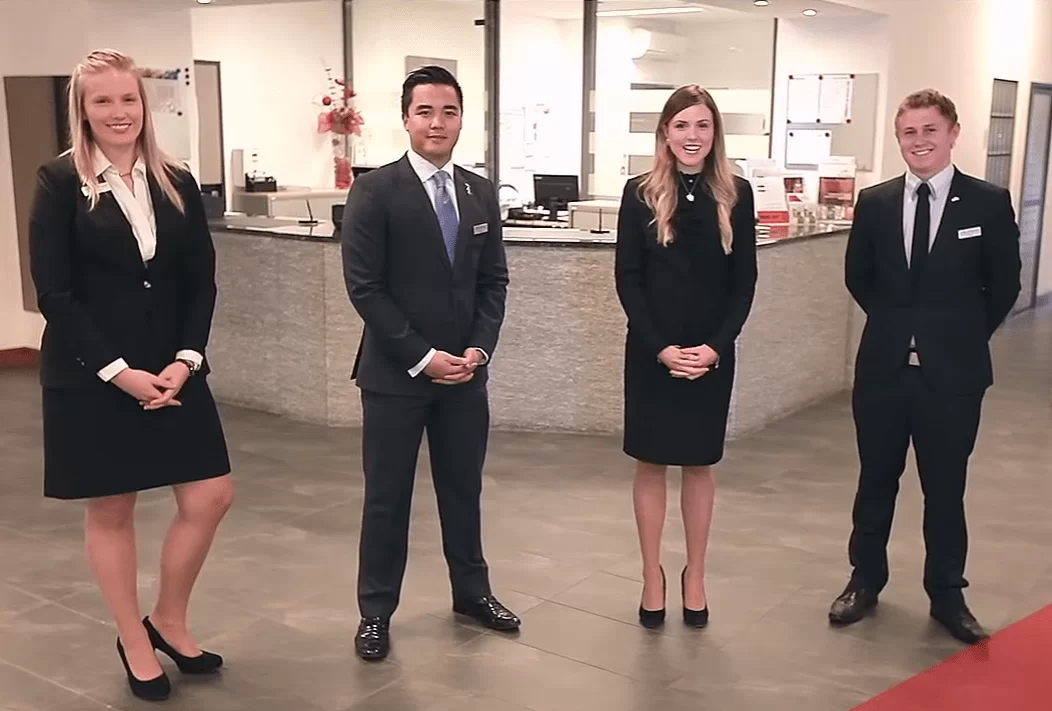 Экскурсия по кампусу Les Roches Блюш