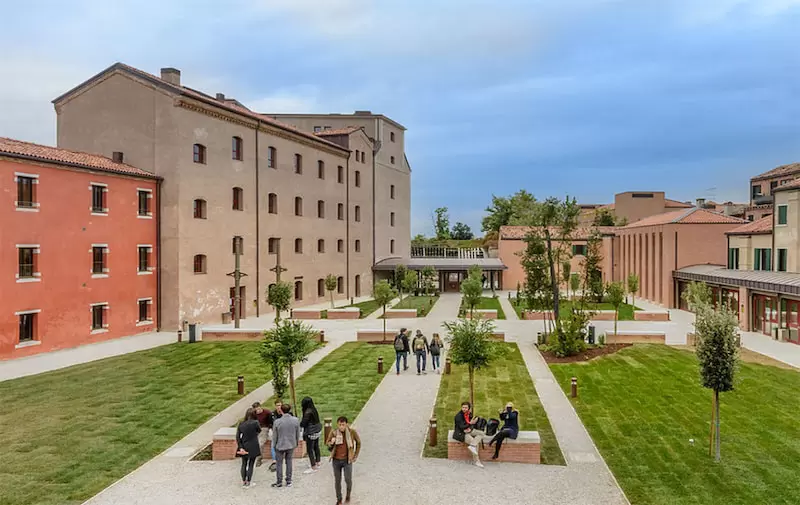 Университет Ca Foscari: почему молодые люди со всего мира выбирают программу Foundation в Венеции