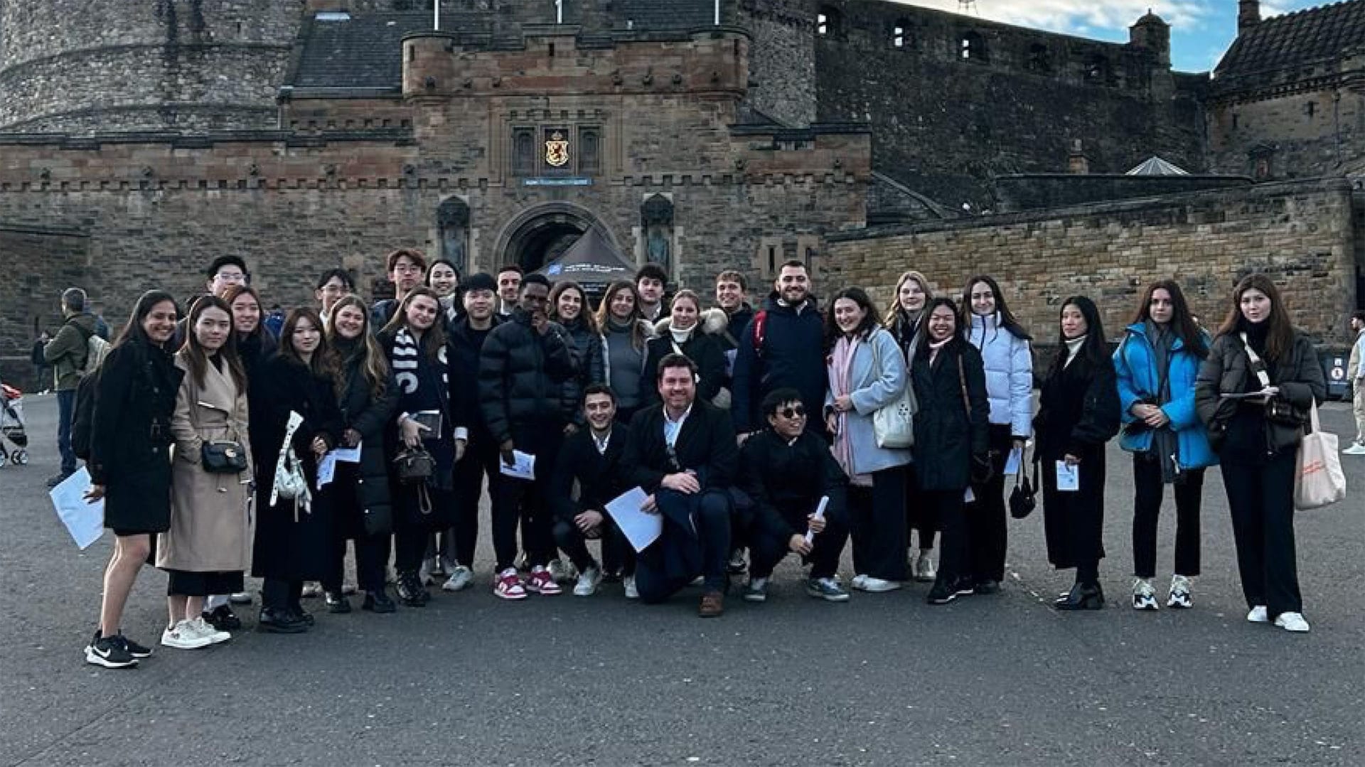 Первоклассный опыт студентов-бакалавров института Glion: роскошная поездка в столицу Шотландии